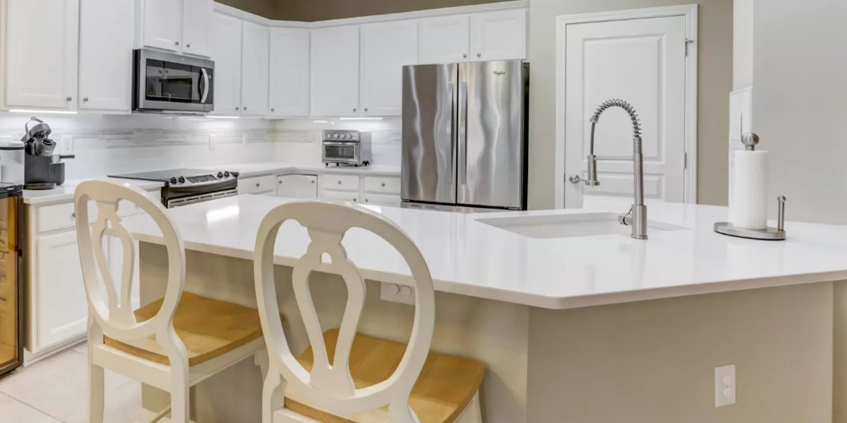 White Marble Countertop Polishing